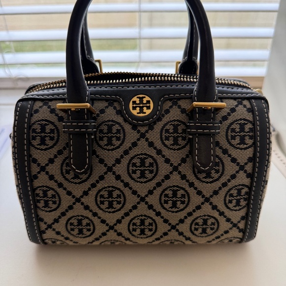 Tory Burch Mini Jacquard Barrel Bag – Like New 🖤 - Picture 1 of 3
